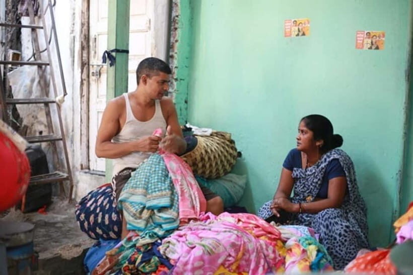 Best Combo Tour: Dabbawalas, Dhobi Ghat and Slum with Train - Dharavi on foot: workshops, alleys, and daily resilience