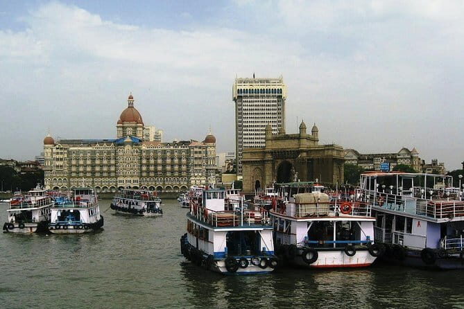 Elephanta Caves Cruise Group Tour - The extra value: a local home visit and a chai break