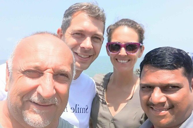 Half Day Mumbai City Private Sightseeing Tour - Colaba Causeway: shopping time with a local guide’s direction