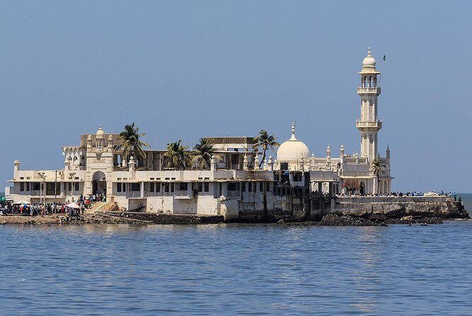 Hightlight Mumbai Tour - Marine Drive: a coastal promenade made for quick orientation