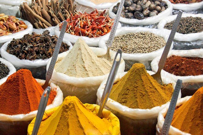 Magical Markets Tour in Mumbai with a local - Zaveri Bazaar for jewelry: sparkle, but with a plan