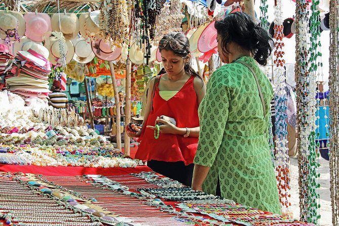 Magical Markets Tour in Mumbai with a local - Mangaldas Market since 1893: silk, textiles, and tailoring culture