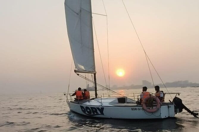 Mumbai Bay Breeze Sail on a Compact Yacht Experience - Routes that flex by time slot (and how to choose)