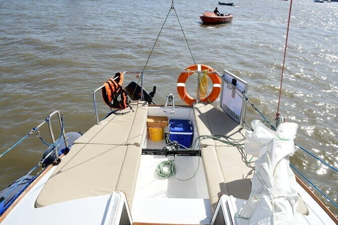 Mumbai Bay Breeze Sail on a Compact Yacht Experience - The sunset moment: what you’ll notice on the water
