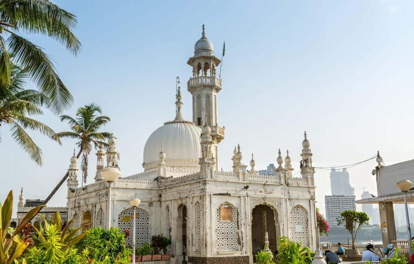 Mumbai: Best of the City Private Half-Day Tour - Haji Ali Dargah: the sea-islet setting that makes the mosque feel different