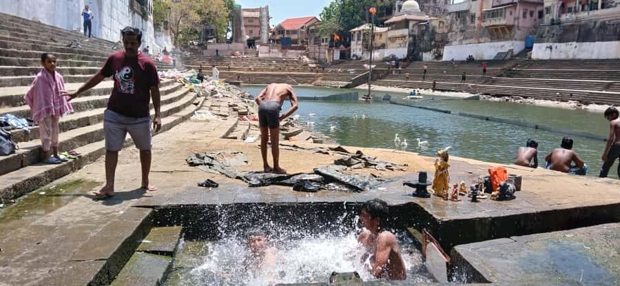 Mumbai City At Dawn, Visit the Unexplored Spots. - Dhobi Ghat: Seeing the World’s Largest Open-Air Laundry at Work