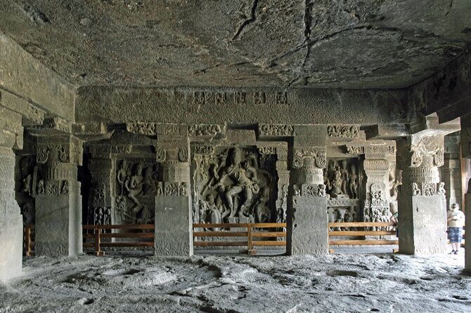 Mumbai City Sightseeing with Elephanta Caves Full Day Tour - Elephanta Caves: what to focus on once you’re inside