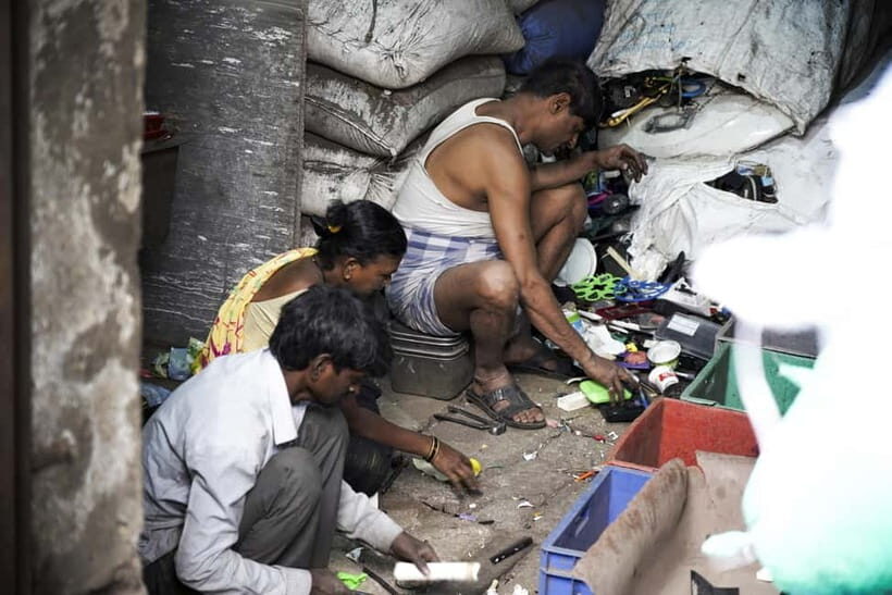 Mumbai Dharavi Slum Community Tour - Recycling, Garments, and Leather: The Working System Behind Daily Life