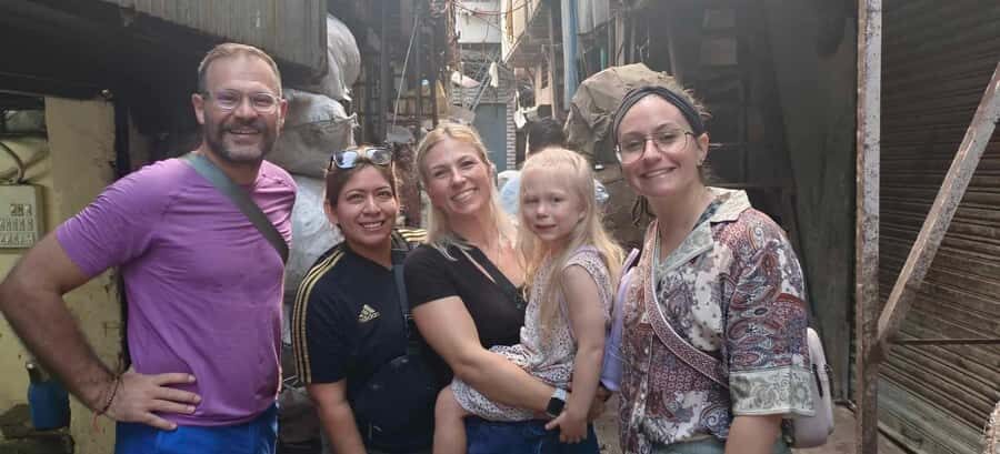 Mumbai: Dharavi Slumdog Tour -See the real Slum with a Local - What group dynamics and guide styles feel like