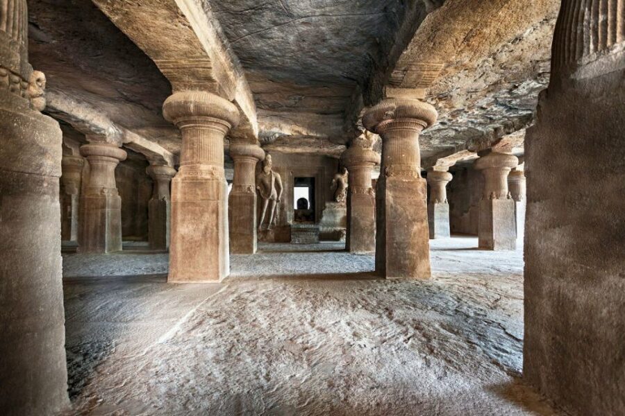 Mumbai: Elephanta Caves Half-Day Guided Tour with Expert - Logistics to keep in mind: timing, bags, and when things can get crowded