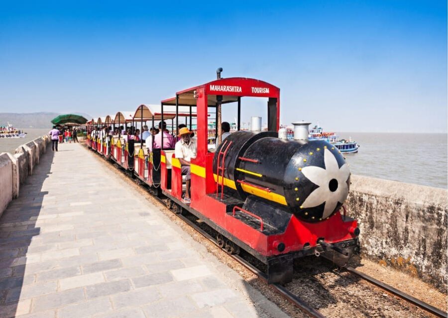 Mumbai: Elephanta Caves Private Tour with Ferry Ride - Guide experience matters: Rajit’s style and what to ask