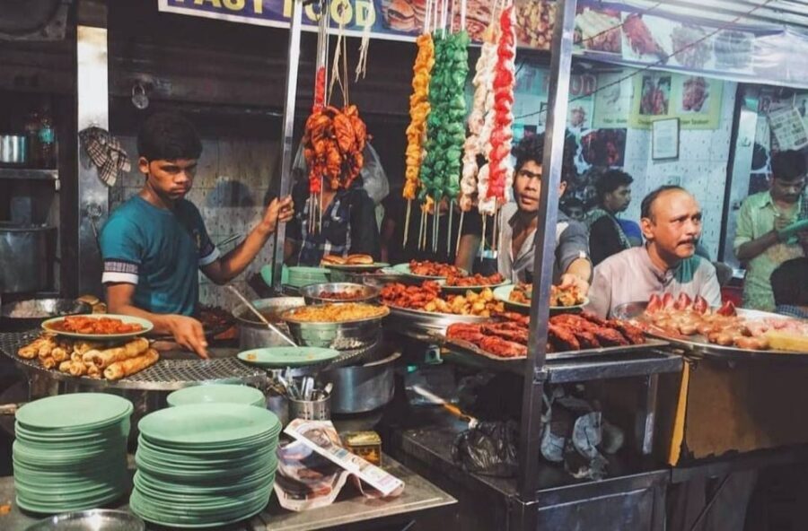 Mumbai: Evening Local Street Food Tour with Sightseeing - Key things that make this tour worth your time