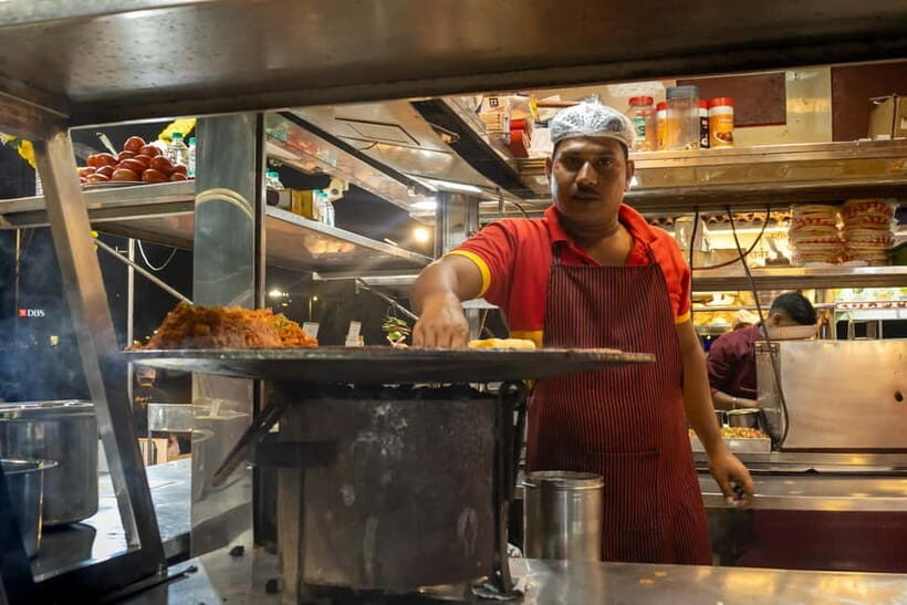 Mumbai Market and Temple Tour With Cow Shelter Visit - First Stop at McDonald’s by CST: Starting Easy in a Big City
