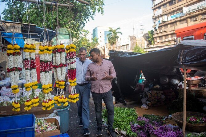 Mumbai Morning Market Tour of Flowers, Fish, and More - Dadar Fruit and Vegetable Market: Coriander, Chili, and Everyday Pricing