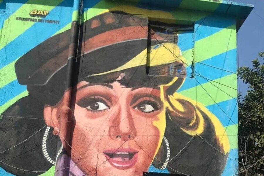 Mumbai: Private custom tour with a local guide - Language Options: Smooth Communication Matters