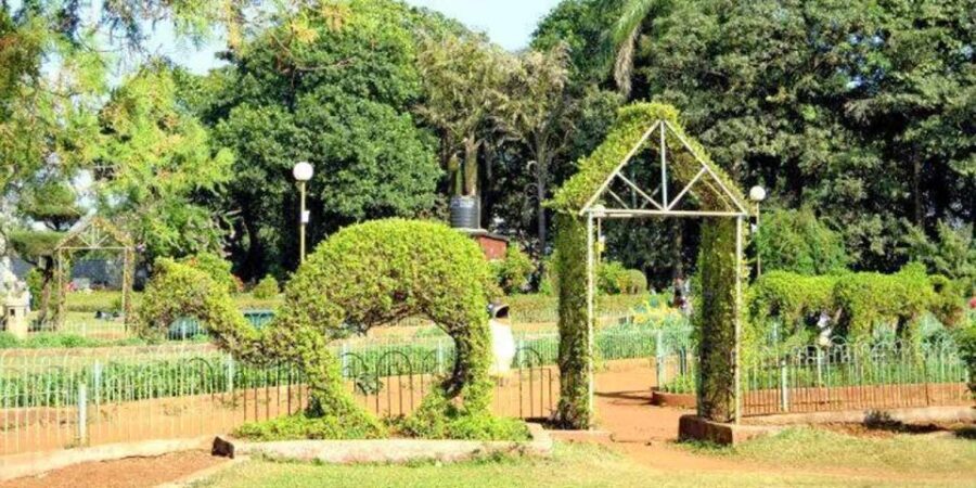 Mumbai: Private Guided Full-Day City Sightseeing Tour - Gateway of India: the ceremonial arch and your first big photo stop