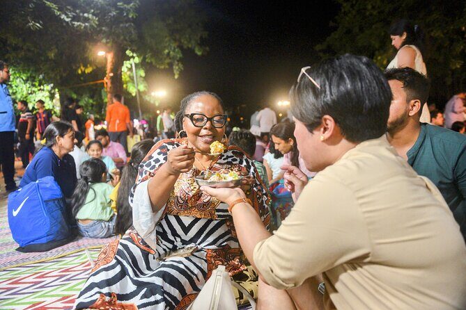 Mumbai Street Food & Bazaar Tour with Local Transport - Key highlights worth your attention