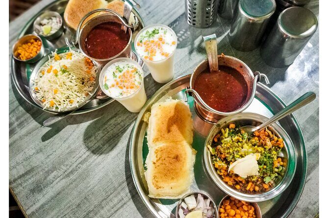 Mumbai Street Food Crawl (2 Hours Guided Food Tasting Tour) - Chat Stalls and Pani-Puri Lane Energy