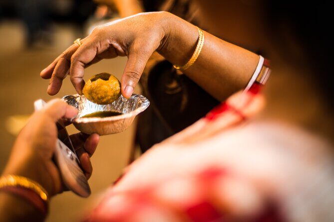 Mumbai Street Food Tour - Start at Churchgate: Easy Meeting, Smart Timing