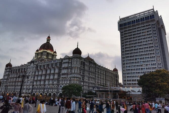 One-Day Private Taj Mahal Tour From Mumbai - Courtyard Agra buffet lunch: the reset you’ll really appreciate