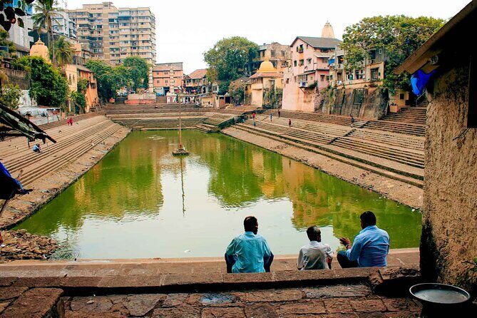 Private Dharavi Slum and Sightseeing Tour - Malabar Hill Views at Kamala Nehru Park and Banganga Tank