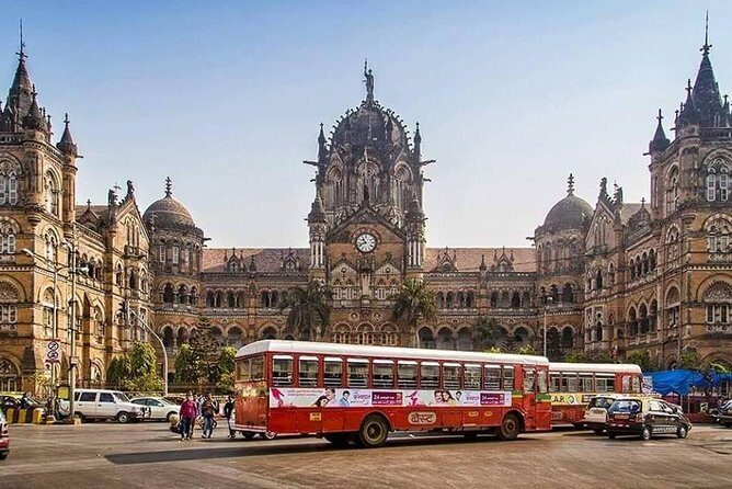 Private Dharavi Slum Tour with Mumbai Sightseeing - Getting oriented fast with hotel pickup and A/C transport