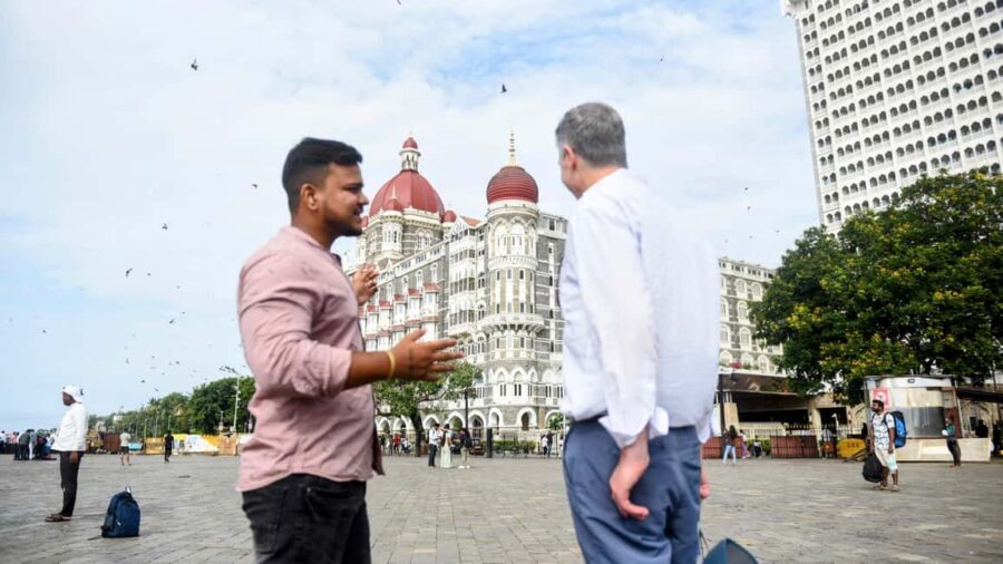 Private Full-Day Mumbai Sightseeing & Dharavi Slum Tour - Hotel pickup, AC car, and the role of a good driver