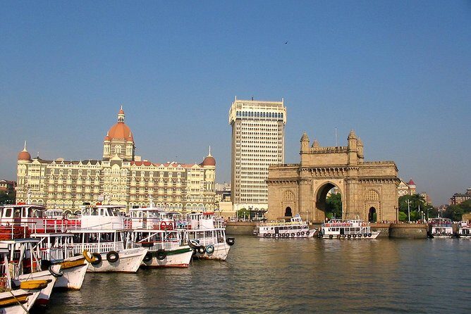 Private Mumbai Sightseeing tour - Rajabai Clock Tower and the University of Mumbai Fort campus drive-by