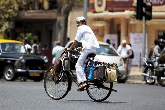 Private Mumbai Sightseeing tour - Marine Drive: the coastline pause for views and breathing space