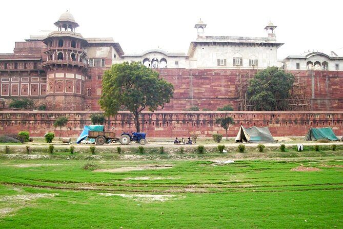 Same Day Tour from Mumbai to Taj Mahal and Agra With Flights - Safety, comfort, and the one red flag you should take seriously